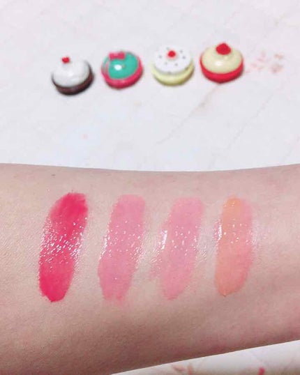 HOLIKA HOLIKA ホリカホリカ デザートタイム リップバームのクチコミ「ホリカホリカ(韓国)
デザートリップバーム
🍓01レッドカップケーキ
    苺の香りの透明.....」(3枚目)