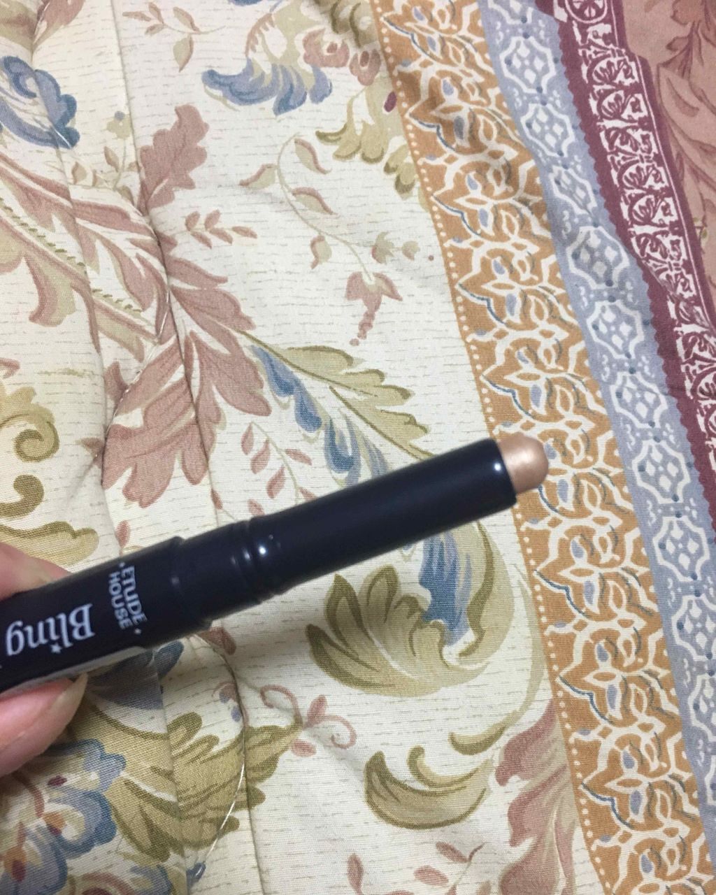 キラキラ アイシャドウ/ETUDE/スティックアイシャドウを使ったクチコミ（1枚目）