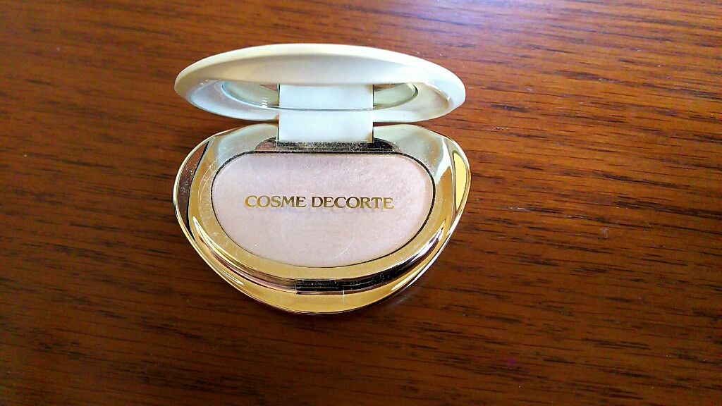 くるるんのクチコミ「コスメデコルテ
ライトフォーカスSP003

薄紫のアイカラベース、ハイライトカラー🎵
他には.....」（1枚目）