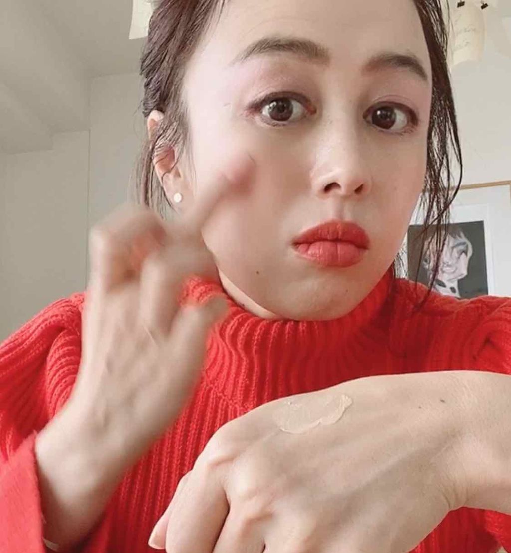 CR ティンテッド ジェル クリーム 02 バニラ/bareMinerals/化粧下地を使ったクチコミ（2枚目）