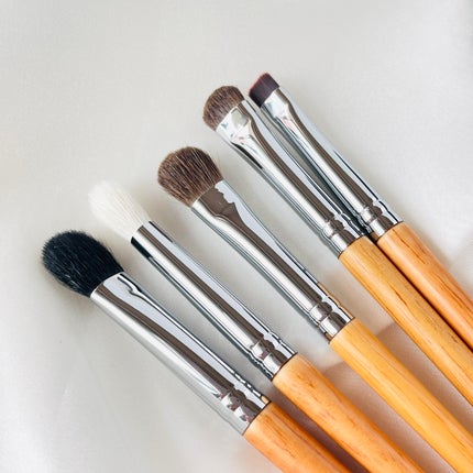 SIXPLUSアイメイクブラシ 5本セット高級動物毛 化粧ポーチ付き/SIXPLUS/メイクブラシを使ったクチコミ(2枚目)