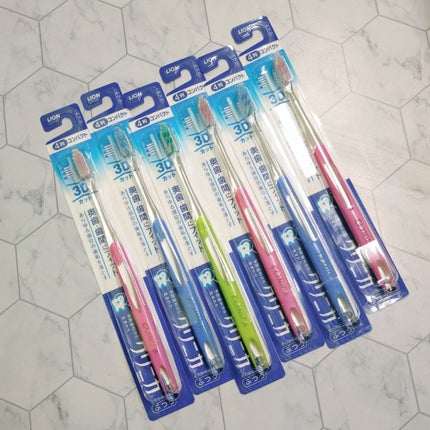 クリニカ クリニカハブラシ 3Dカットのクチコミ「奥歯や歯間にフィットして 歯垢(プラーク)をかき出す!!立体(3D)マルチフィット構造の3Dカ.....」(1枚目)