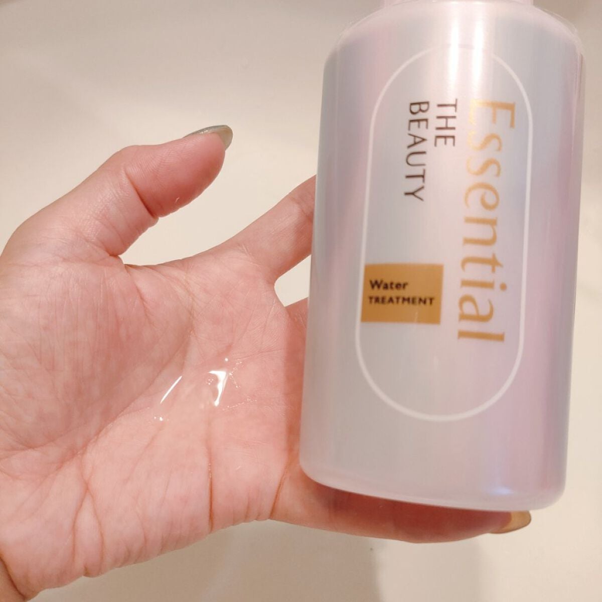 エッセンシャル プレミアム ウォータートリートメント EXスムース/エッセンシャル/アウトバストリートメントを使ったクチコミ(4枚目)