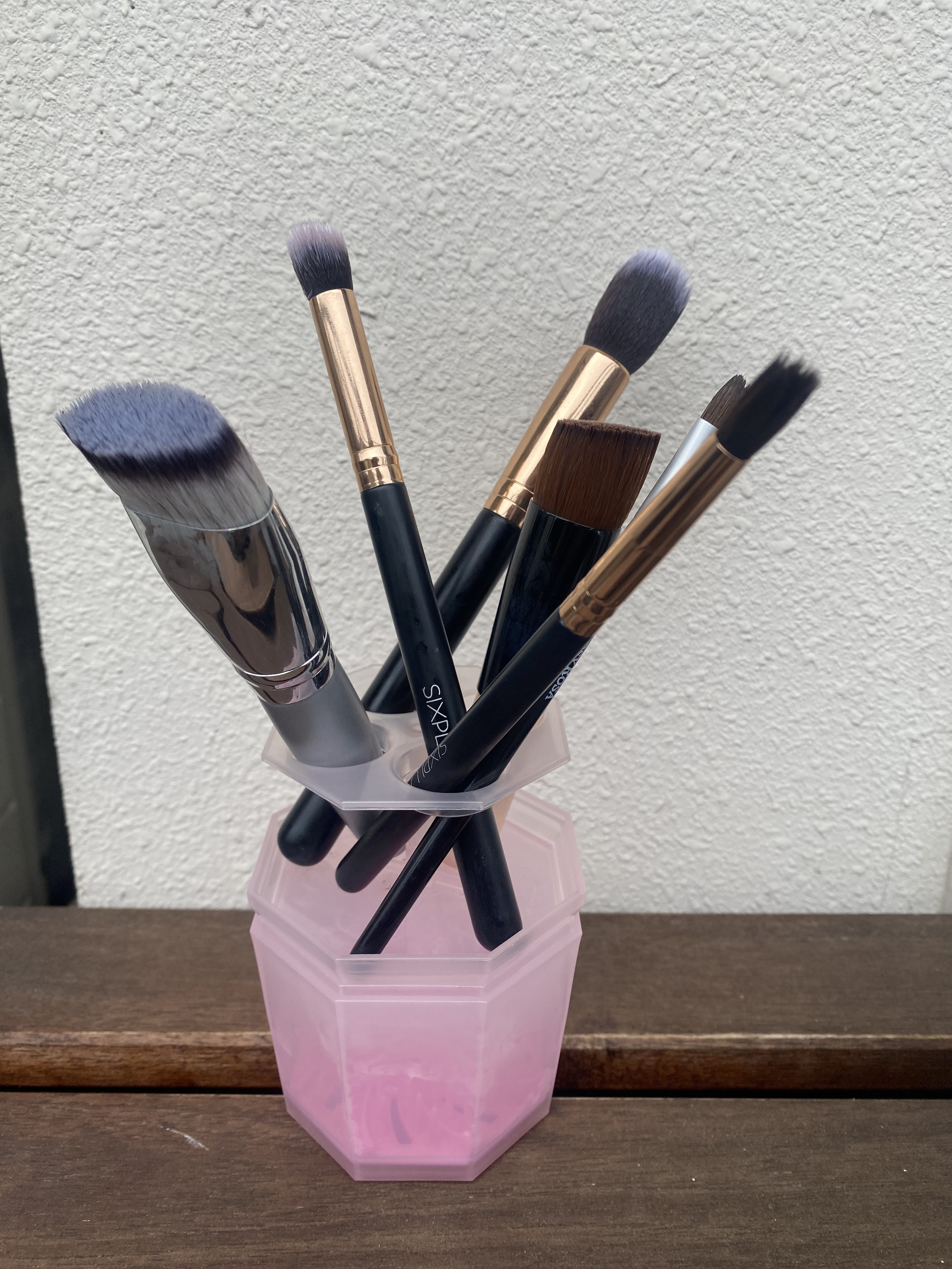 メイクブラシ専用クリーナー/DAISO/その他化粧小物を使ったクチコミ（1枚目）