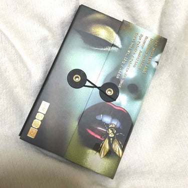 Pat McGRATH

patさんデビュー！
ずっと憧れてたアイシャドウパレットだから手元に来たとき感動した…箱がもう重厚！

デビューは1番使いやすい色にしたいなと思ってたからこのパレット出るって聞