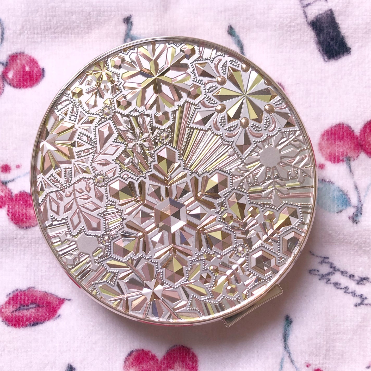 スノービューティー2023 薬用美白スキンケアパウダー/スノービューティー/プレストパウダーを使ったクチコミ(1枚目)