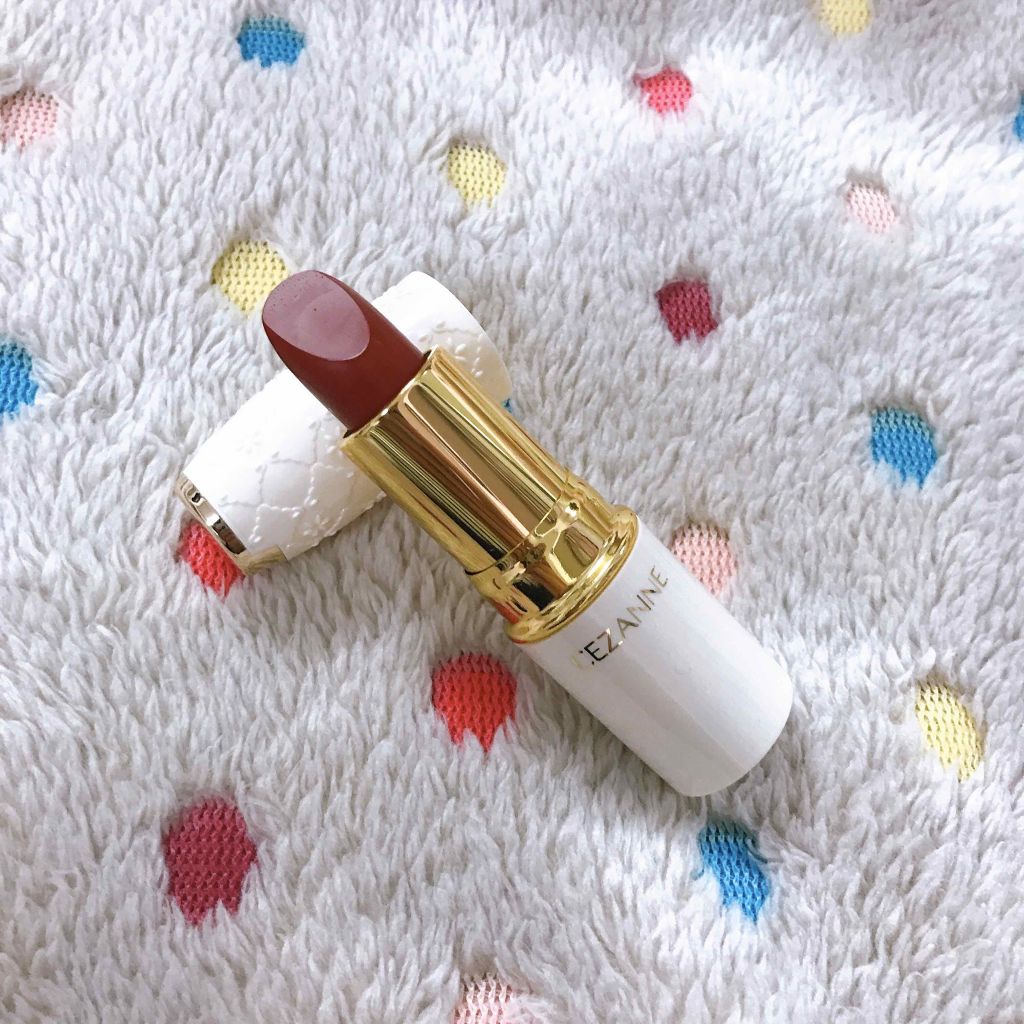 🌰セザンヌ ラスティングリップカラー 407
マットタイプのリップ。税込530円くらい。テスターして気に入ったけど売り切れてて、お店何件か回ったから人気なのかな？ご飯食べたら落ちるけど、ペットボトル飲んだ程度では落ちない。
パーソナルカラ