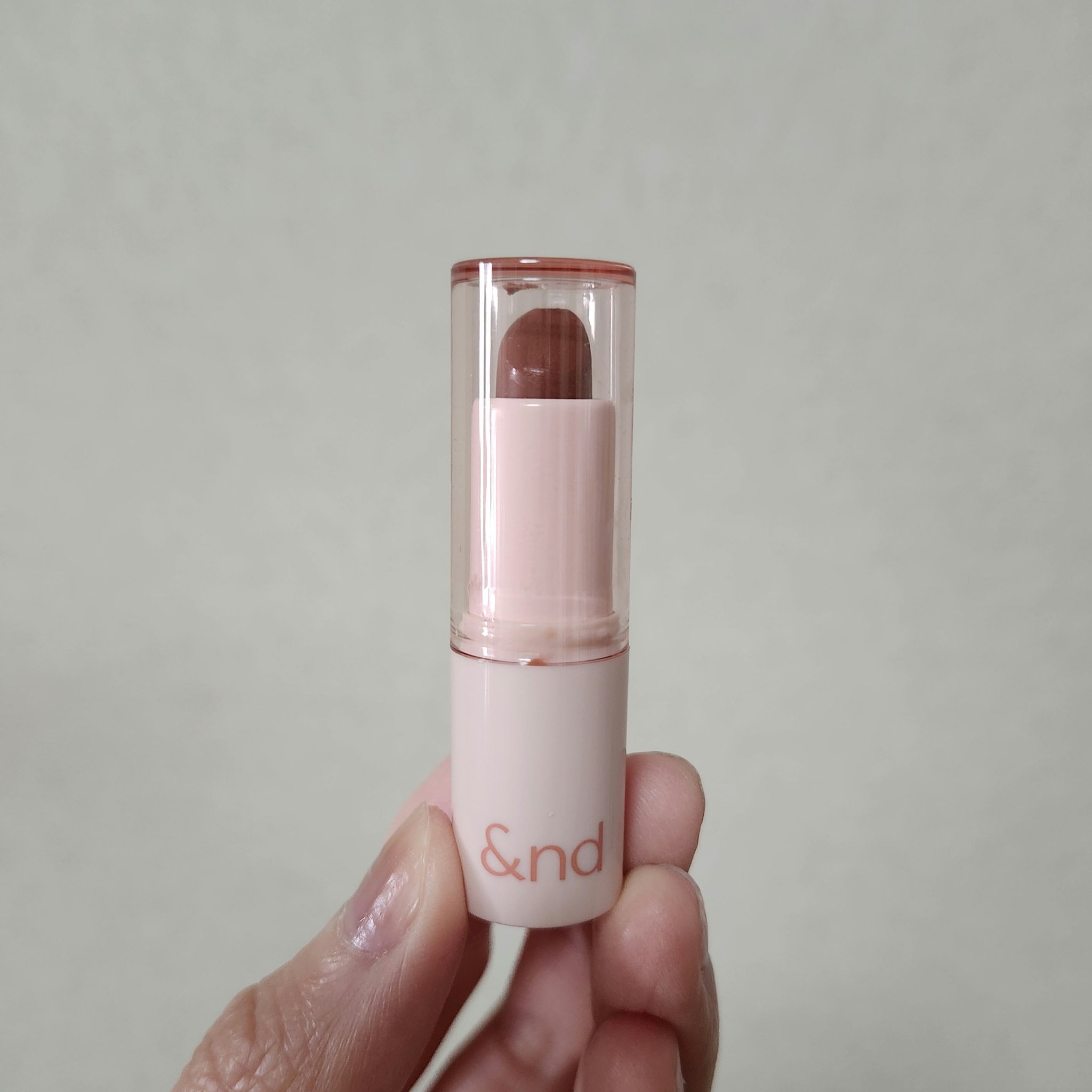 アンドバイロムアンド グラッシーバーム BE01 ナッツベージュ/&nd by rom&nd/口紅を使ったクチコミ（1枚目）