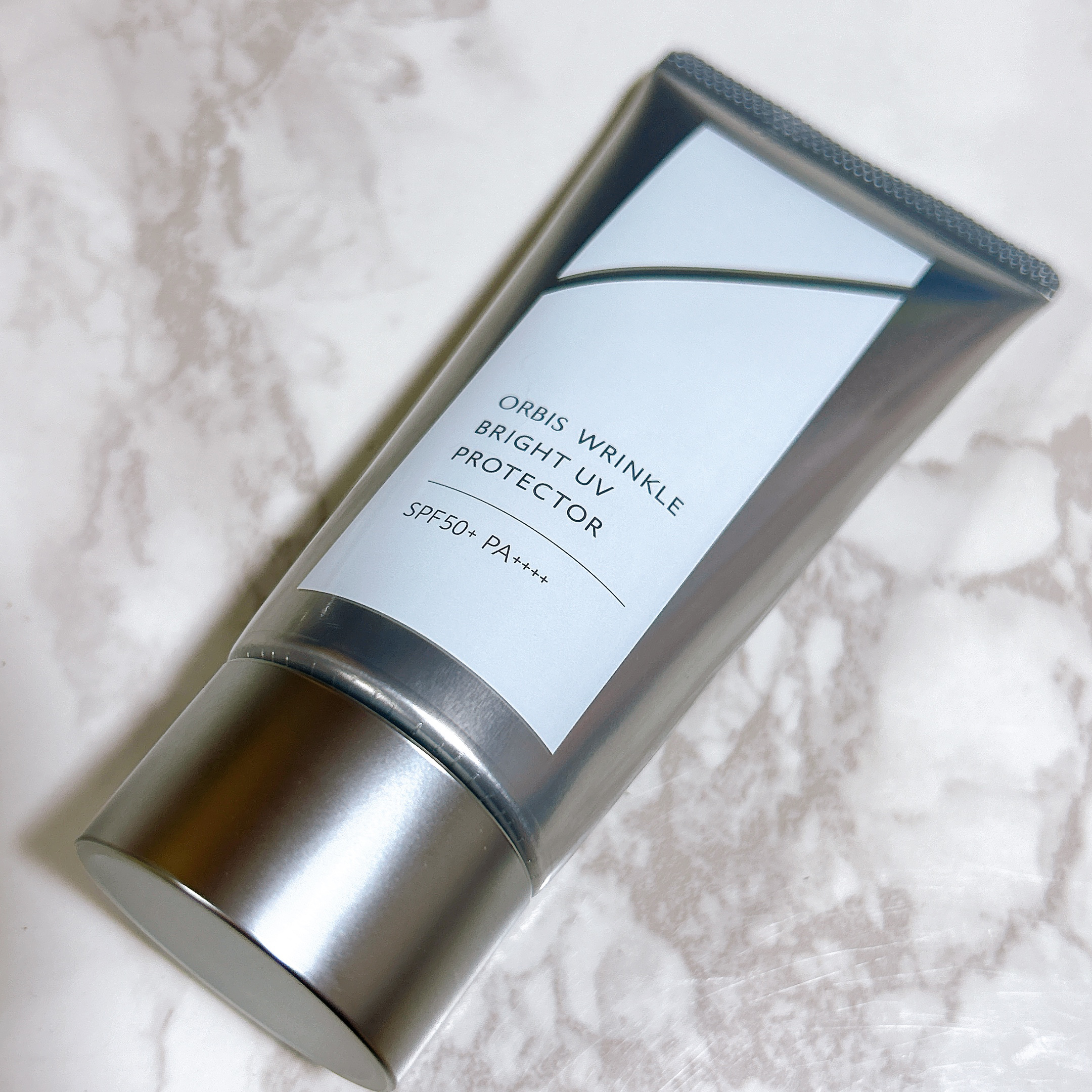 オルビス
リンクルブライトUVプロテクター

口コミでモロモロでるとか書いてあったから
どうしようか悩んでたんですけど
結果買って良かった😌👍

モロモロでるからこってり系かな？と
思ってましたが個人的には
塗るとスーッと馴染みやすいで