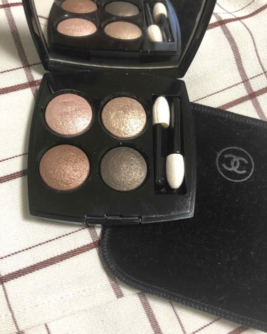 
❁﻿最近購入したコスメ❁﻿

CHANEL レキャトル オンブル 278 〈限定品〉

フリルにて購入しました
出品者様は一回しか使用していなかったみたいで、新品同様とても状態が綺麗だった為購入ボタン