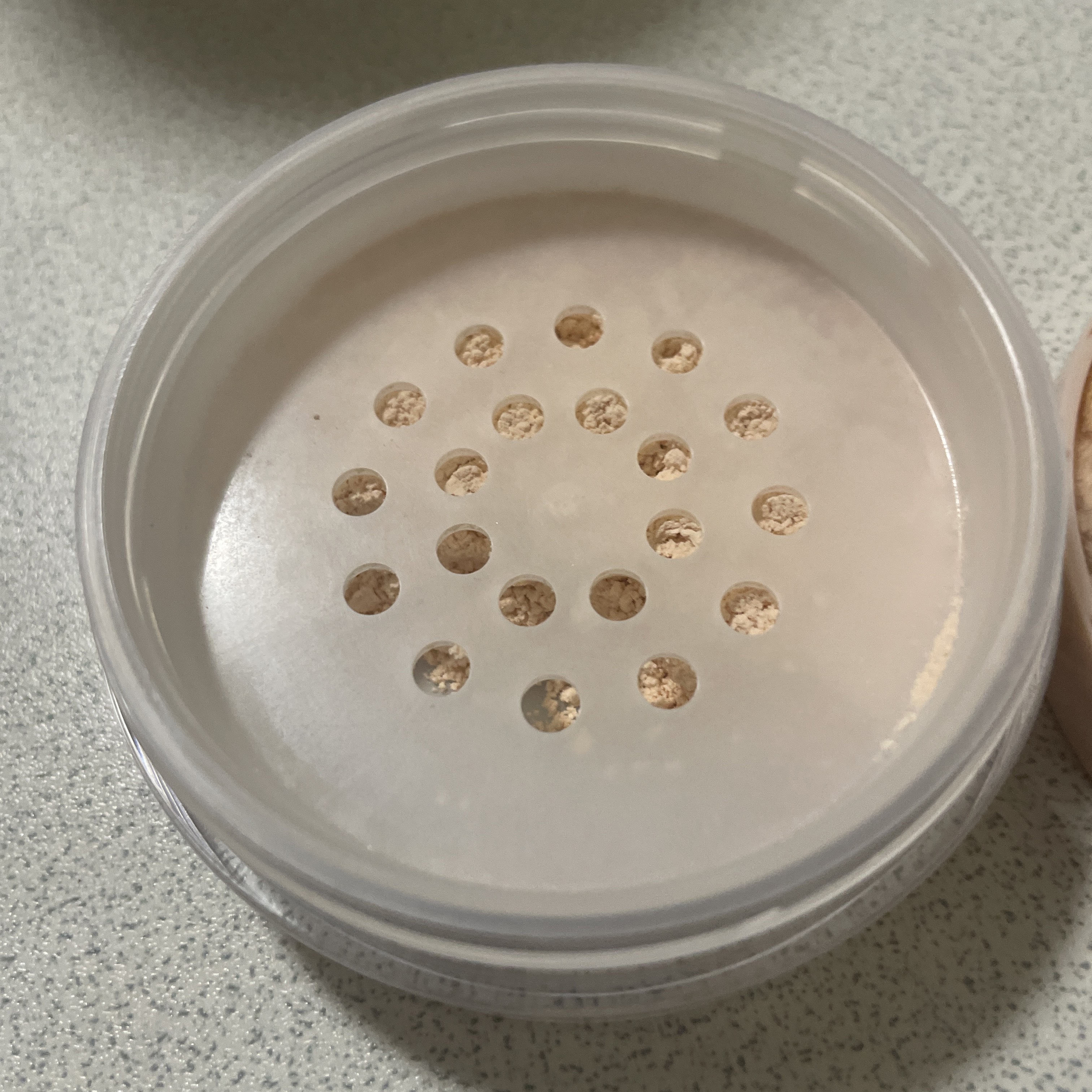 シルキールースモイストパウダー/キャンメイク/ルースパウダーを使ったクチコミ（3枚目）