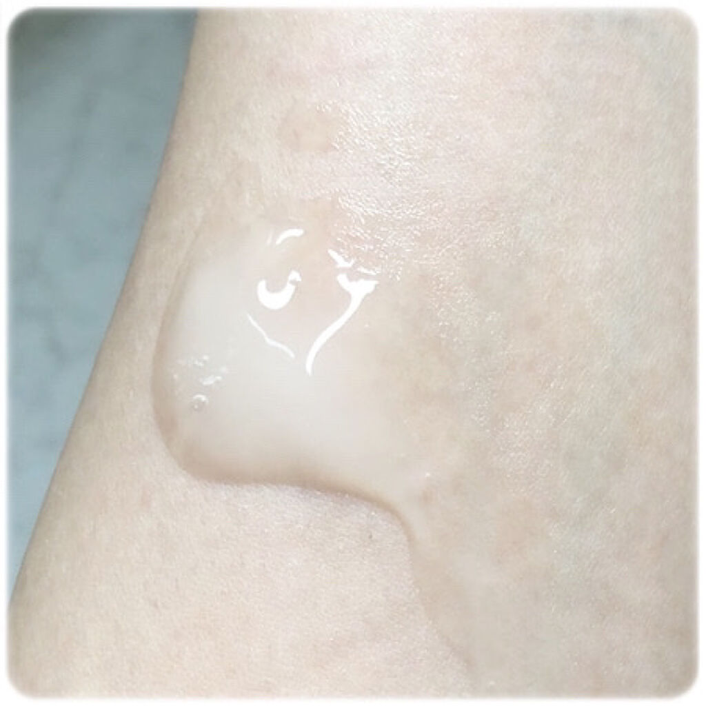 メディプラス ホワイティクリアゲルのクチコミ「つけた後もオールイワンにありがちの物足りなさなし🤩
みずみずしいゲルで伸びが良く、肌にスッと馴.....」（3枚目）