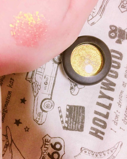 ダズルシャドウ/M・A・C/単色アイシャドウを使ったクチコミ(1枚目)