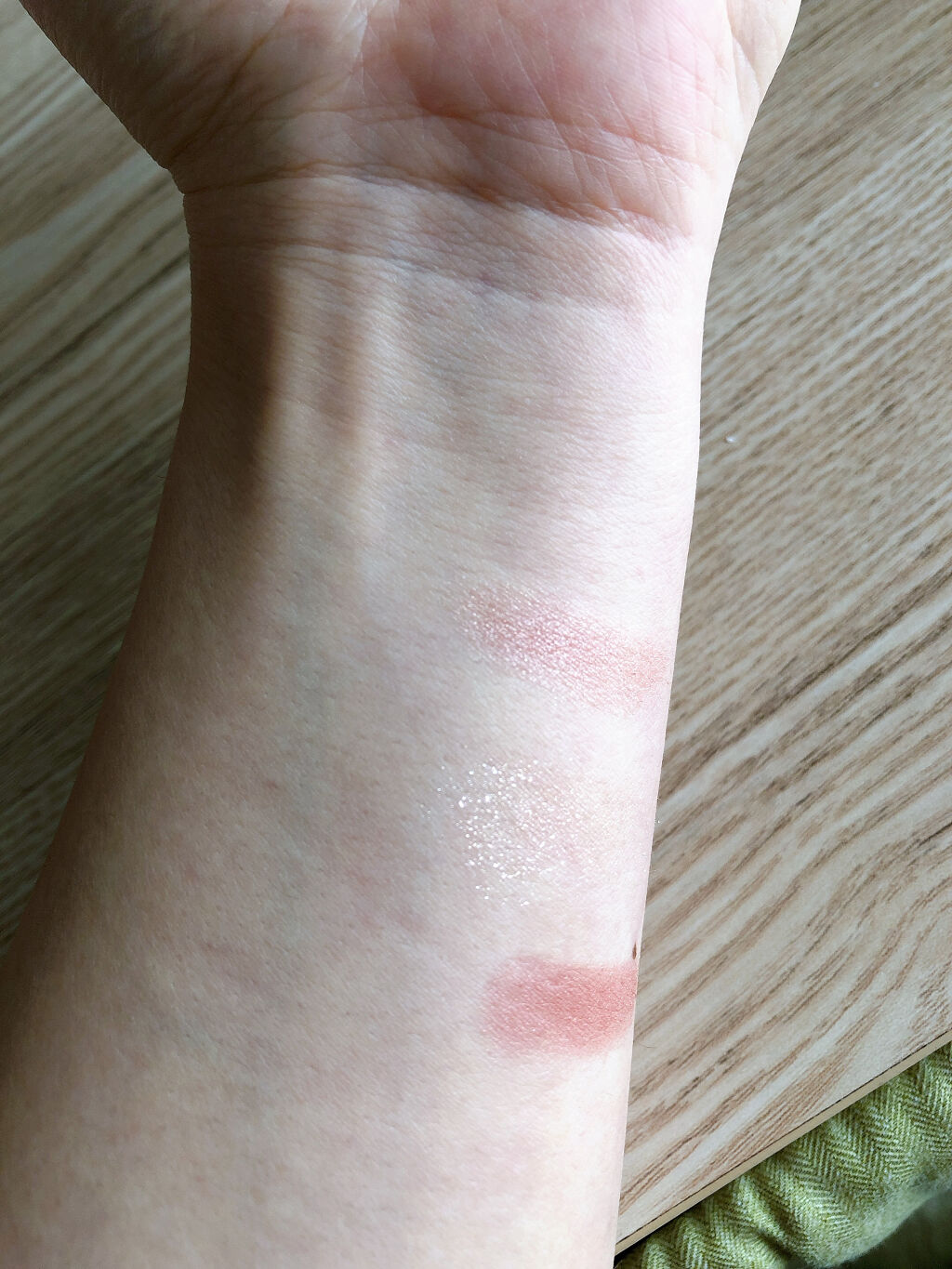 ジューシーピュアアイズ/キャンメイク/アイシャドウパレットを使ったクチコミ（3枚目）