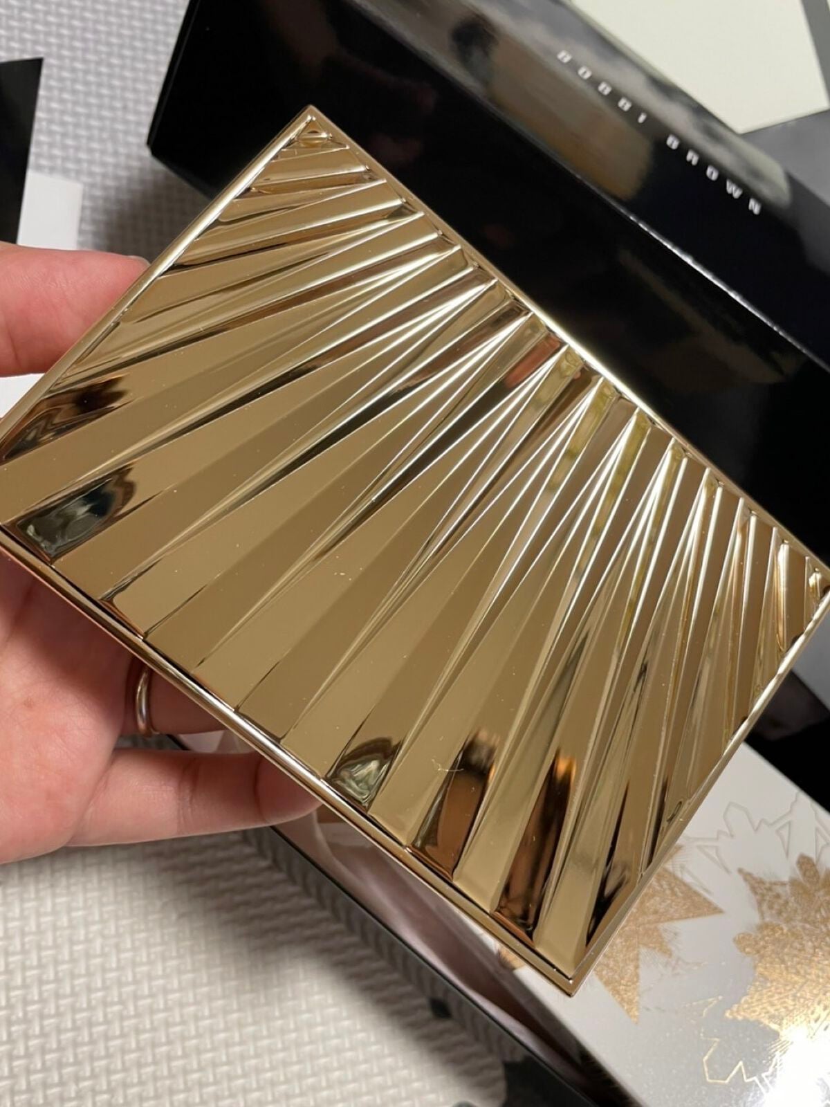 リュクス プレシャス メタルズ アイシャドウ パレット/BOBBI BROWN/アイシャドウパレットを使ったクチコミ(2枚目)