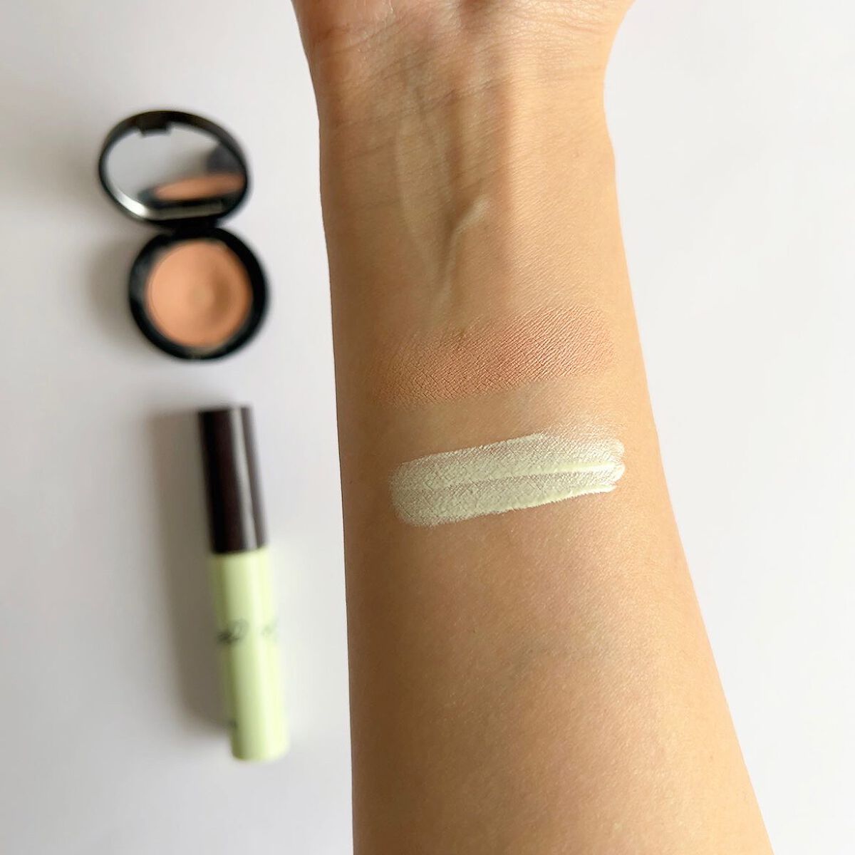 Liquid Touch Brightening Concealer﻿ 170W/Rare Beauty/リキッドコンシーラーを使ったクチコミ（3枚目）