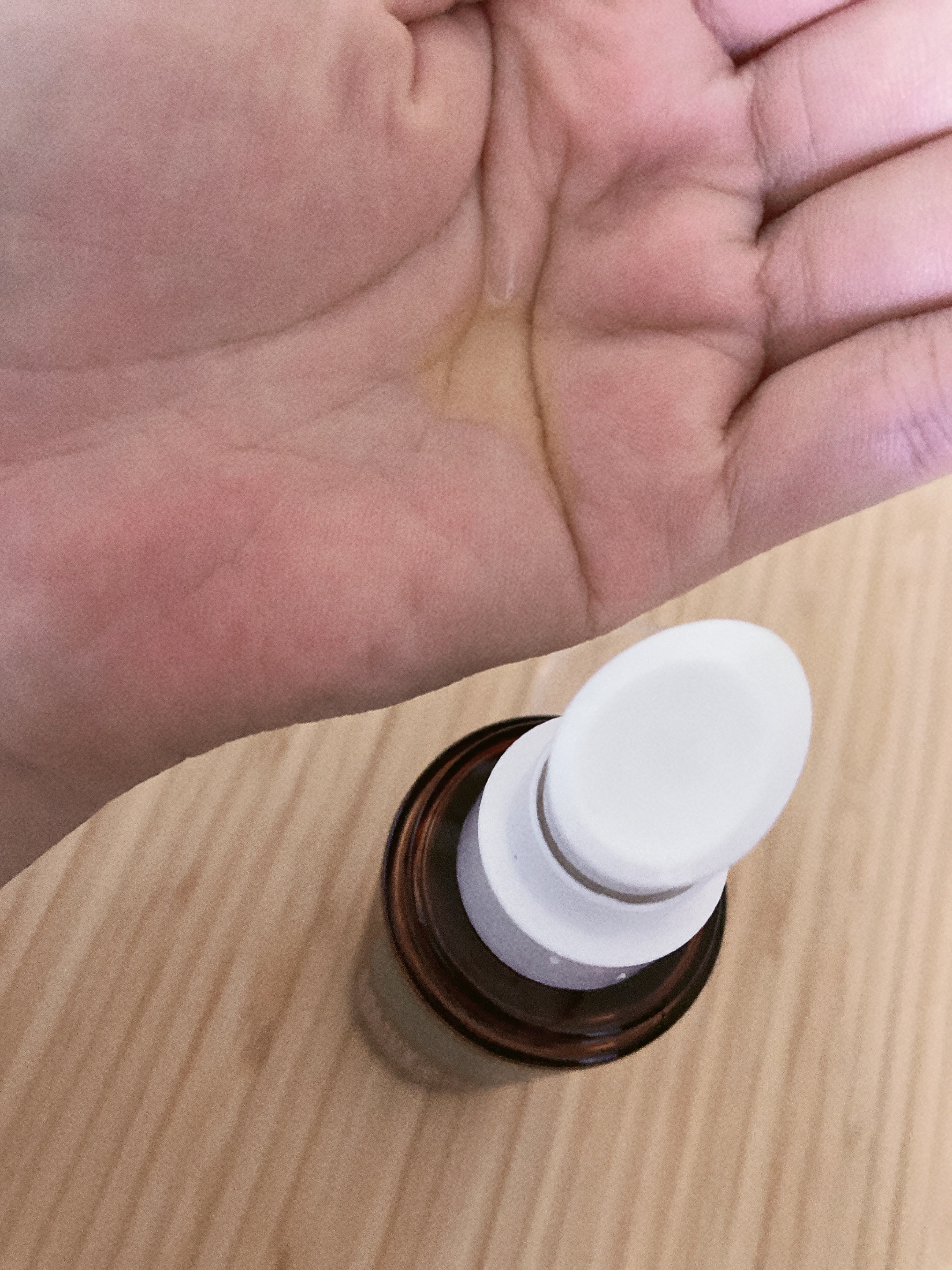 コピーライト カラーラスターオイル/TIGI/ヘアオイルを使ったクチコミ（3枚目）