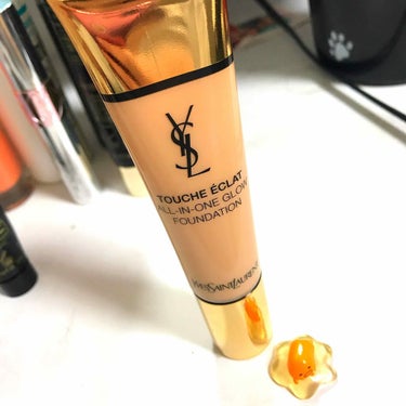 ラディアント タッチ オールインワン グロウ ファンデーション/YVES SAINT LAURENT BEAUTE/クリーム・エマルジョンファンデーションを使ったクチコミ（1枚目）