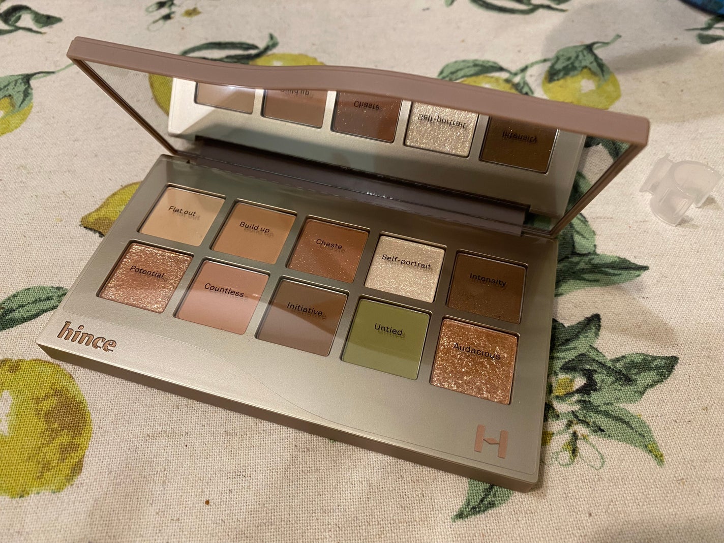ニューデップスアイシャドウパレット/hince/アイシャドウパレットを使ったクチコミ(2枚目)