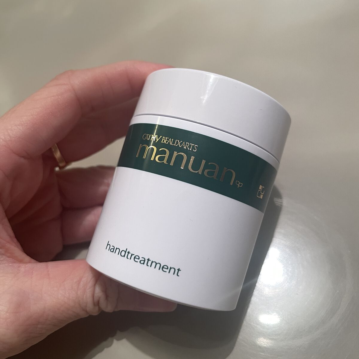 カシー　ハンドクリーム　ボザールマニュアンノアレ4本セット Amazon.co.jp: カシー ボザール マニュアン ノアレ 70g