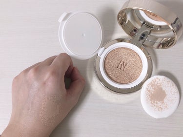 HERA グローラスティングクッションSPF50+/PA+++ のクチコミ「HERA
GLOW LASTING CUSHION
17N1 IVORY

HERAのクッショ.....」（3枚目）