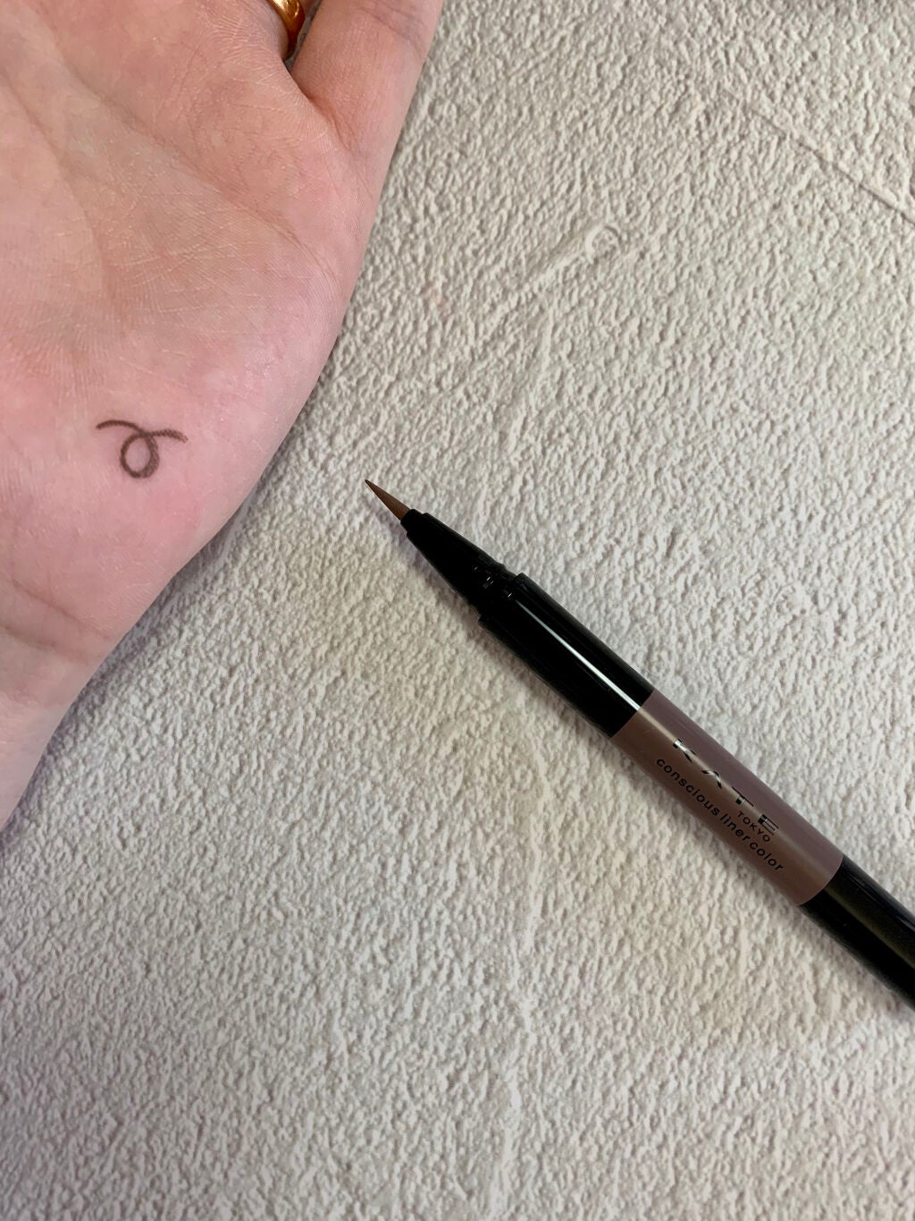 コンシャスライナーカラー/KATE/リキッドアイライナーを使ったクチコミ(2枚目)