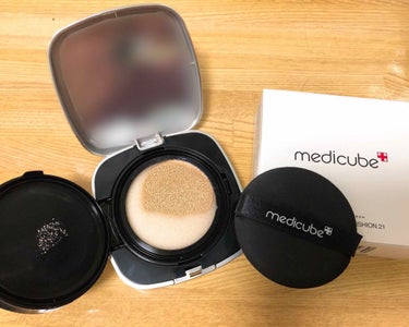 今回はmedicube red cushion 21の紹介です！

私自身、初めてクッションファンデに手を出しました😳

ずっと肌荒れがコンプレックスでようやく最近マシになってきたので、そろそろ今まで使