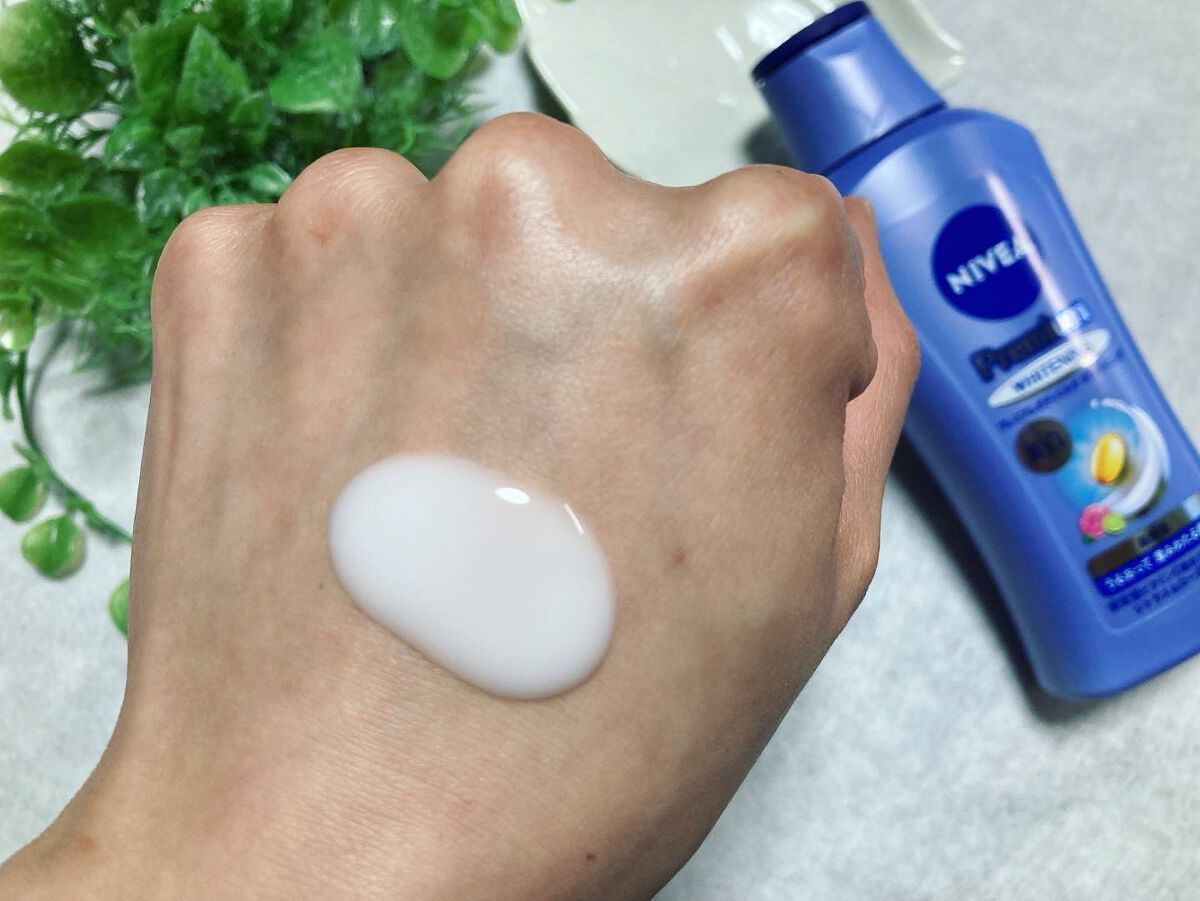 プレミアムボディミルク ホワイトニング【医薬部外品】		/ニベア/ボディミルクを使ったクチコミ（3枚目）