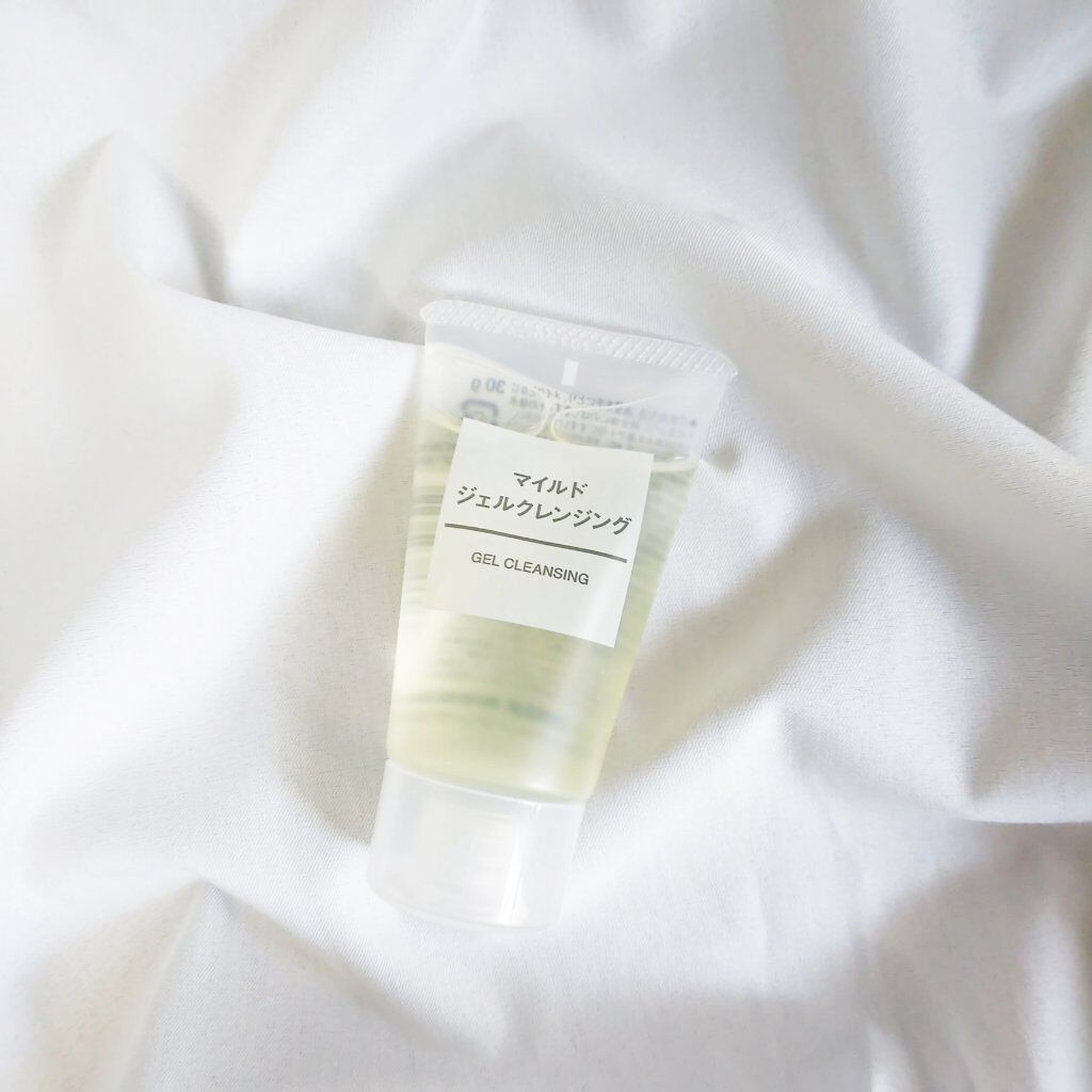 ずっと気になっていた
無印良品
マイルドジェルクレンジング
をはじめて購入してみました🙏

無印の化粧品を使ってヒリつきが
出てしまったことがあるので
それ以来無印のスキンケアは
買っていなかったのですが...🤔

ちょうどクレンジング
