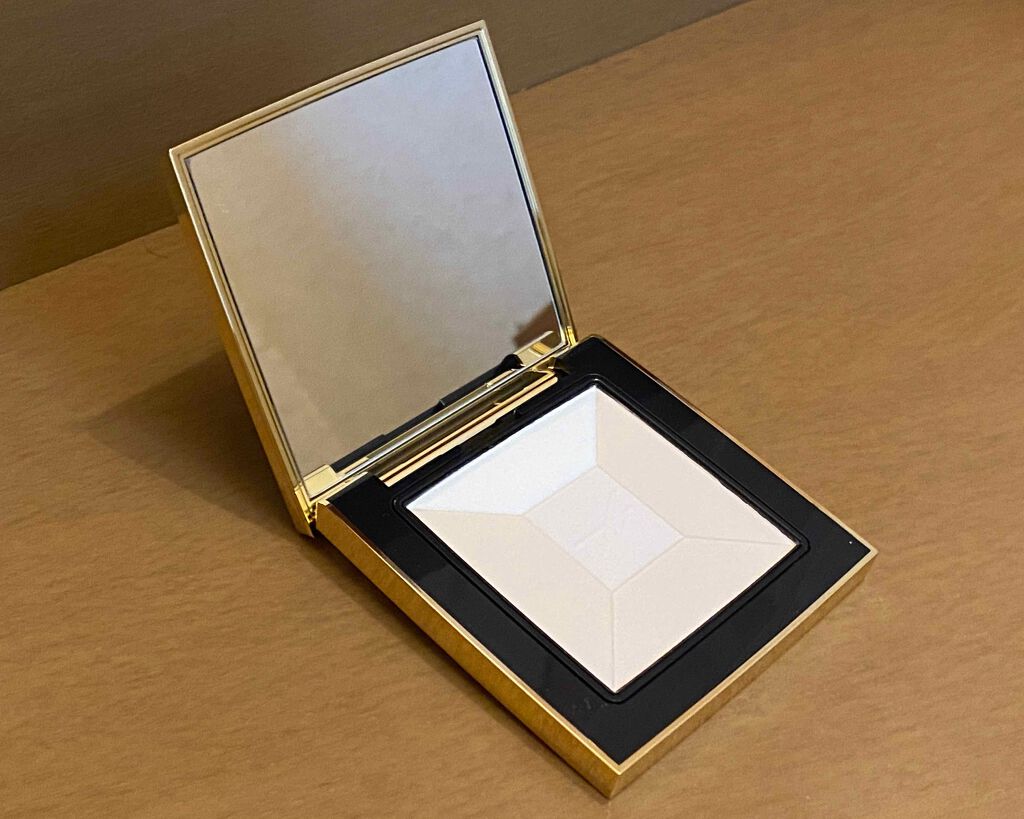 トランスルーセント プレストパウダー/Amplitude/プレストパウダーを使ったクチコミ(1枚目)