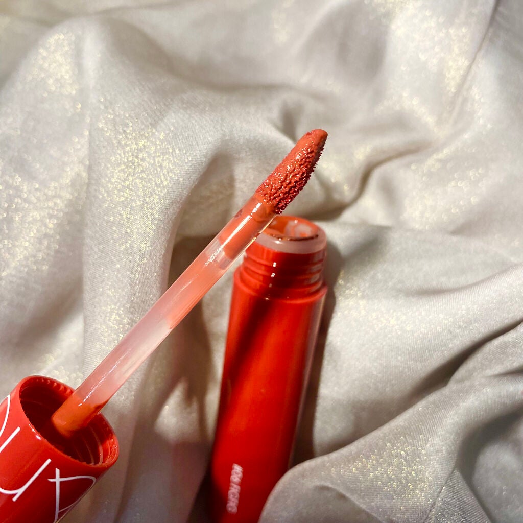 ジューシーラスティングティント/rom&nd/リップティントを使ったクチコミ(2枚目)