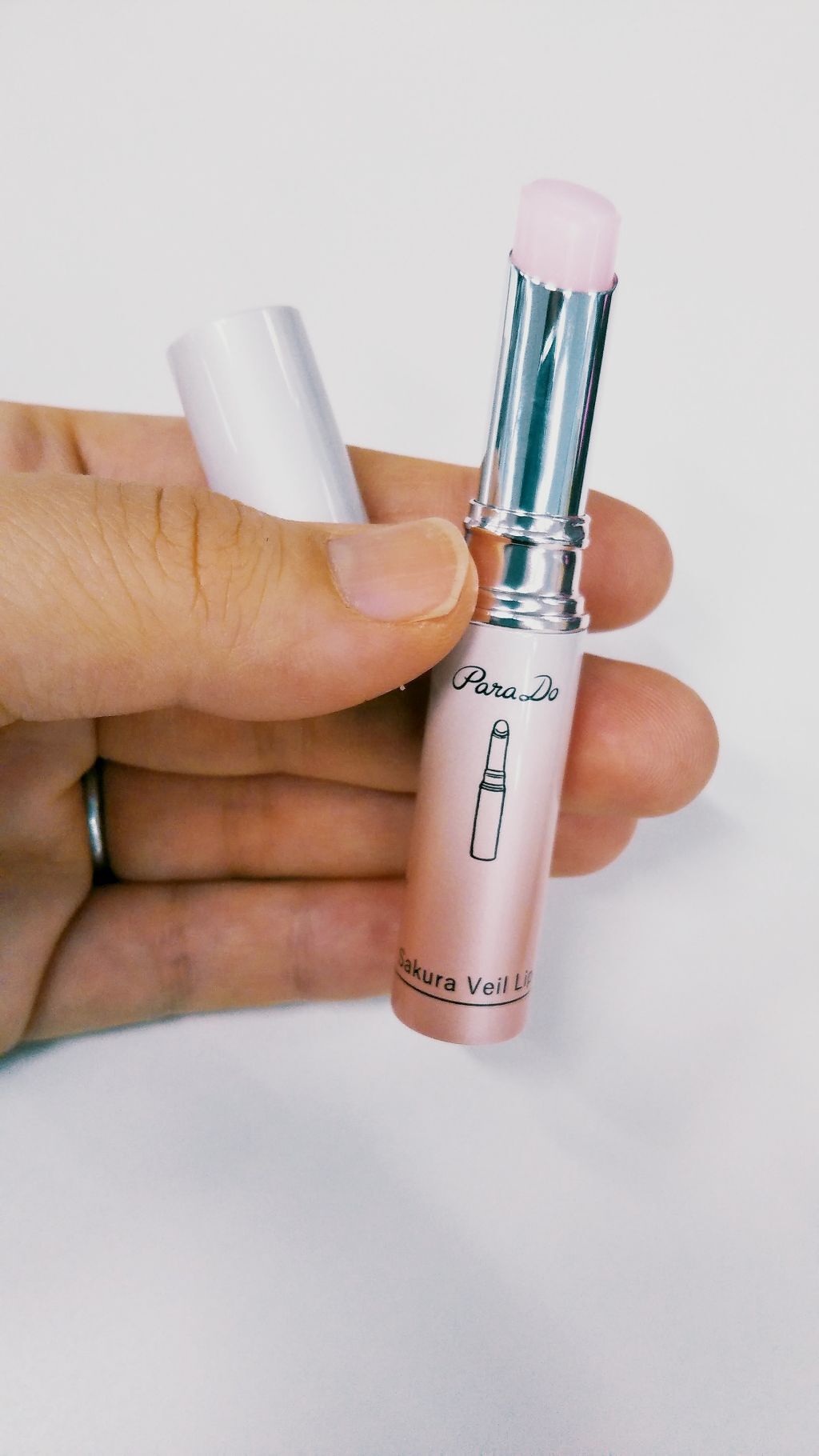 サクラヴェールリップ/パラドゥ/リップクリームを使ったクチコミ(3枚目)