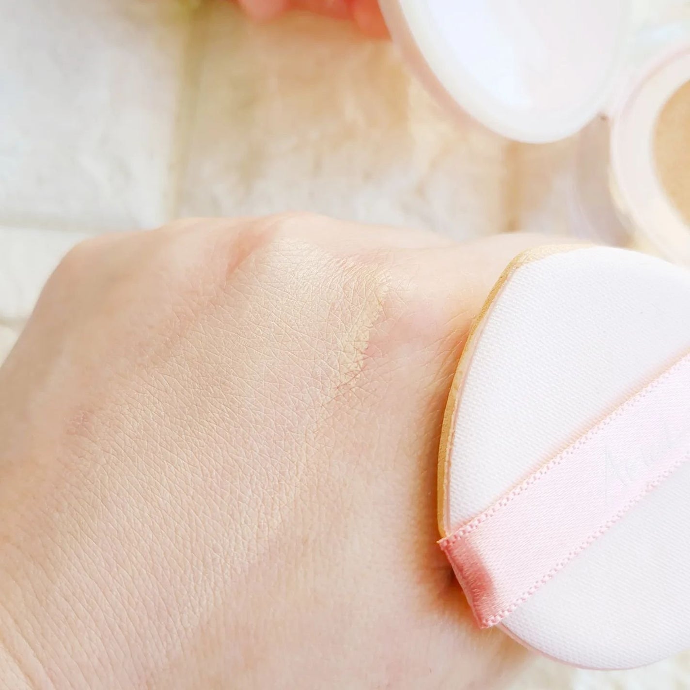 アリウル インクフェザーカバーラスティングクッション/Ariul/クッションファンデーションを使ったクチコミ(5枚目)