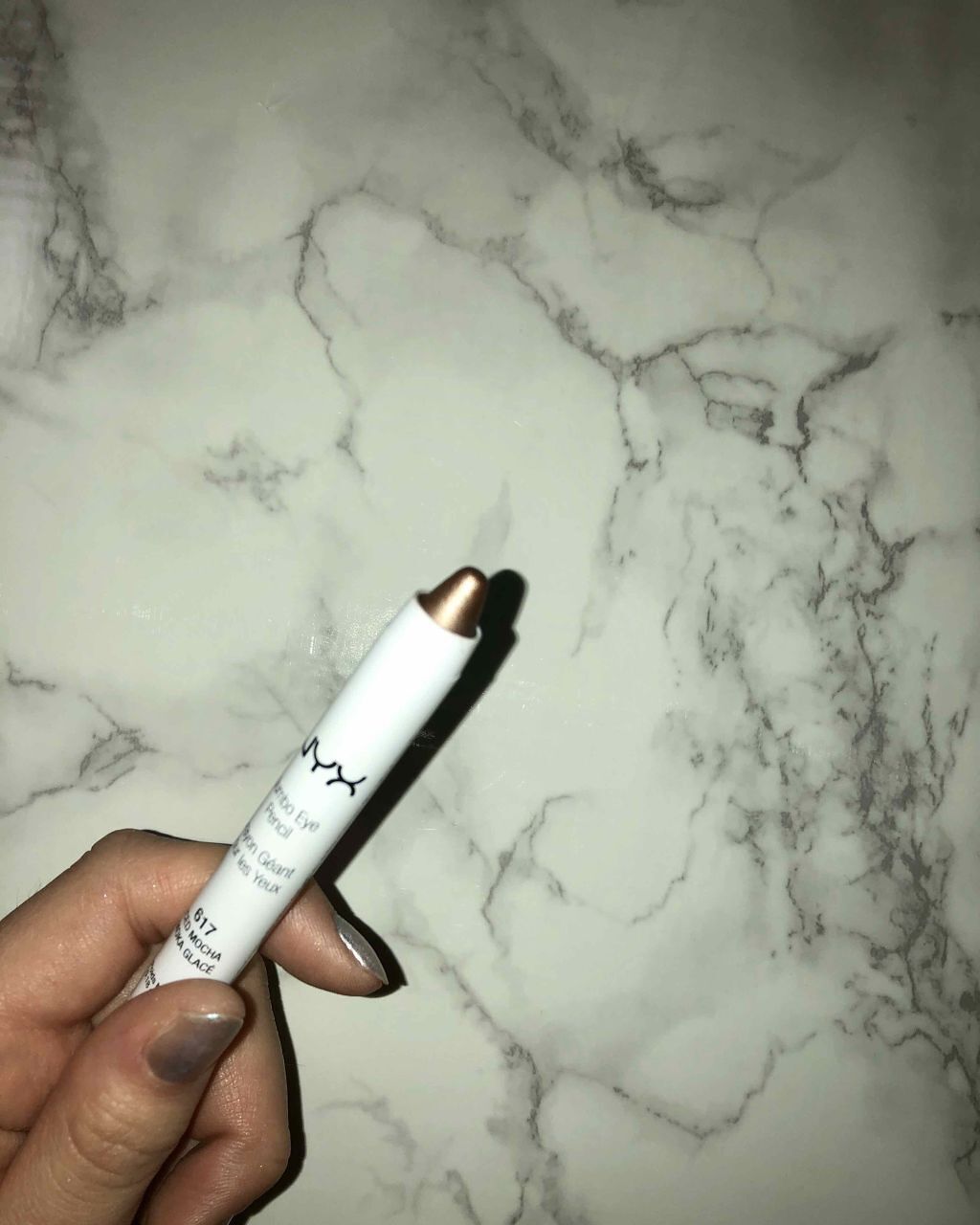 ジャンボ アイ ペンシル/NYX Professional Makeup/単色アイシャドウを使ったクチコミ（3枚目）