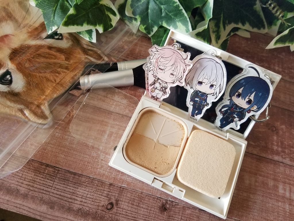 ESPRIQUE カバーするのに素肌感持続 パクト UVのクチコミ「写真撮ろうと思ったら割 れ て た。
だからこれは半ば供養みたいなもん。かき集めて固めて、とか.....」（2枚目）