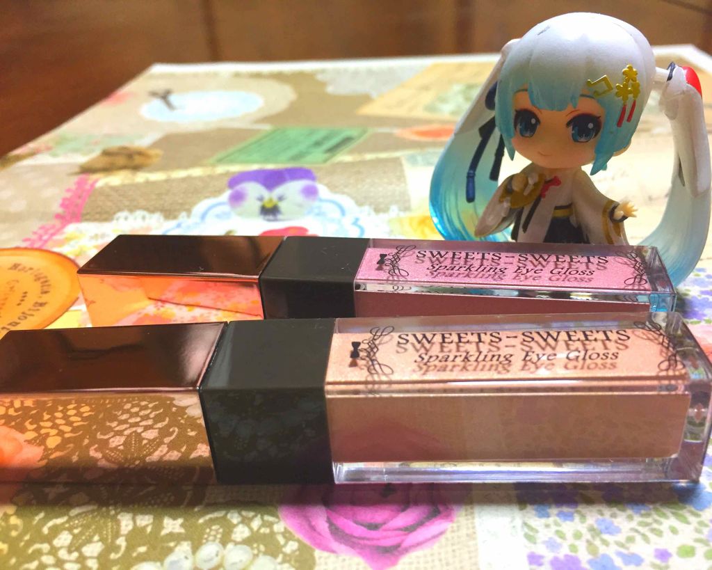 スパークリングアイグロス 05 ライラックピンク/スウィーツ スウィーツ/リキッドアイシャドウを使ったクチコミ（1枚目）