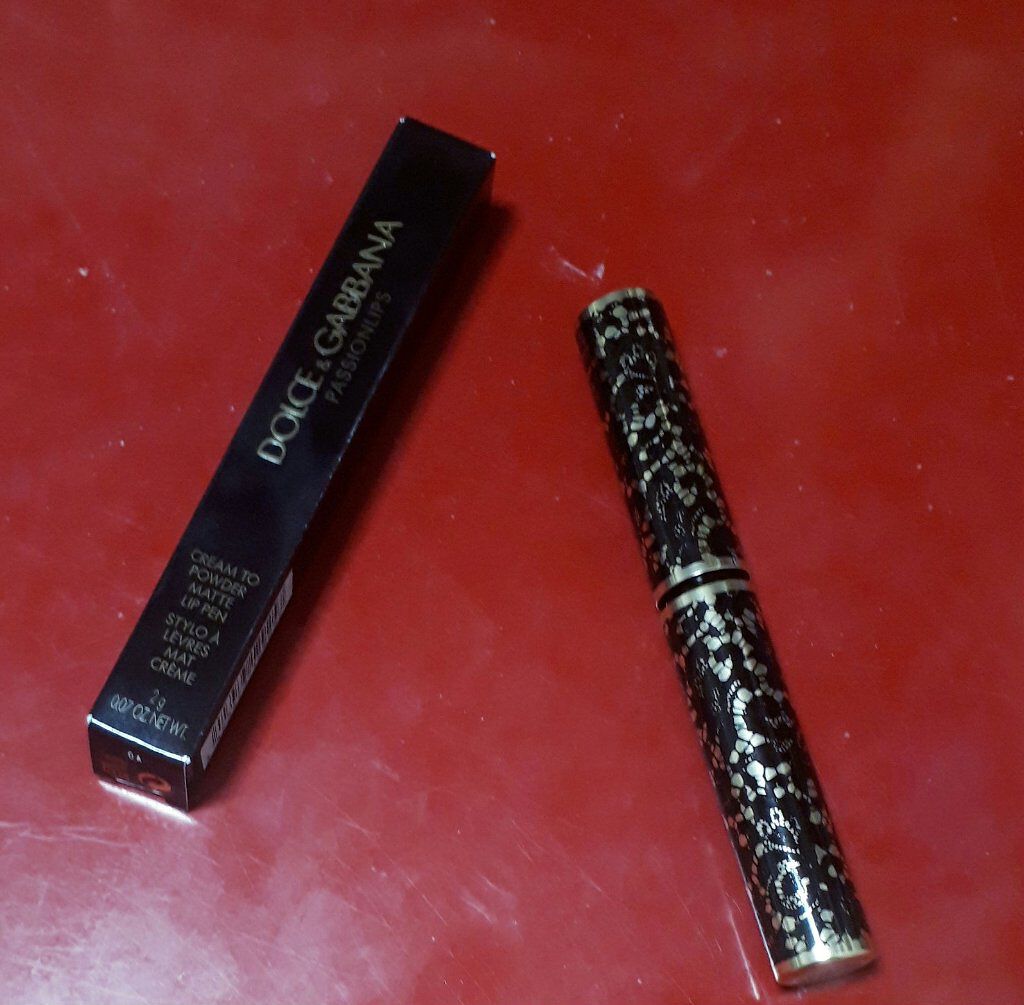 パッションリップ クリームトゥパウダー マットリップペン/DOLCE&GABBANA BEAUTY/口紅を使ったクチコミ（1枚目）