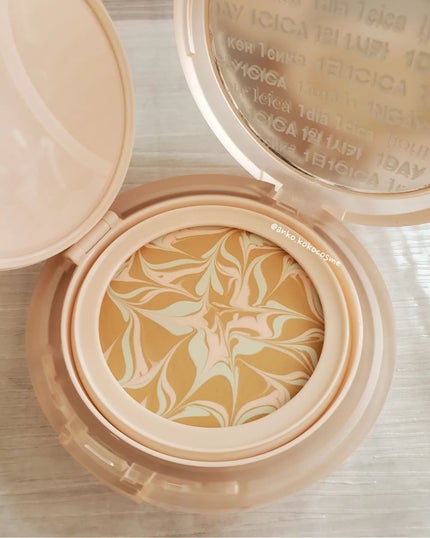 VT CICA エッセンススキンカバーパクトのクチコミ「うるおい続くファンデ✩.*˚
VT cosmetics
Essence skin cover.....」(3枚目)