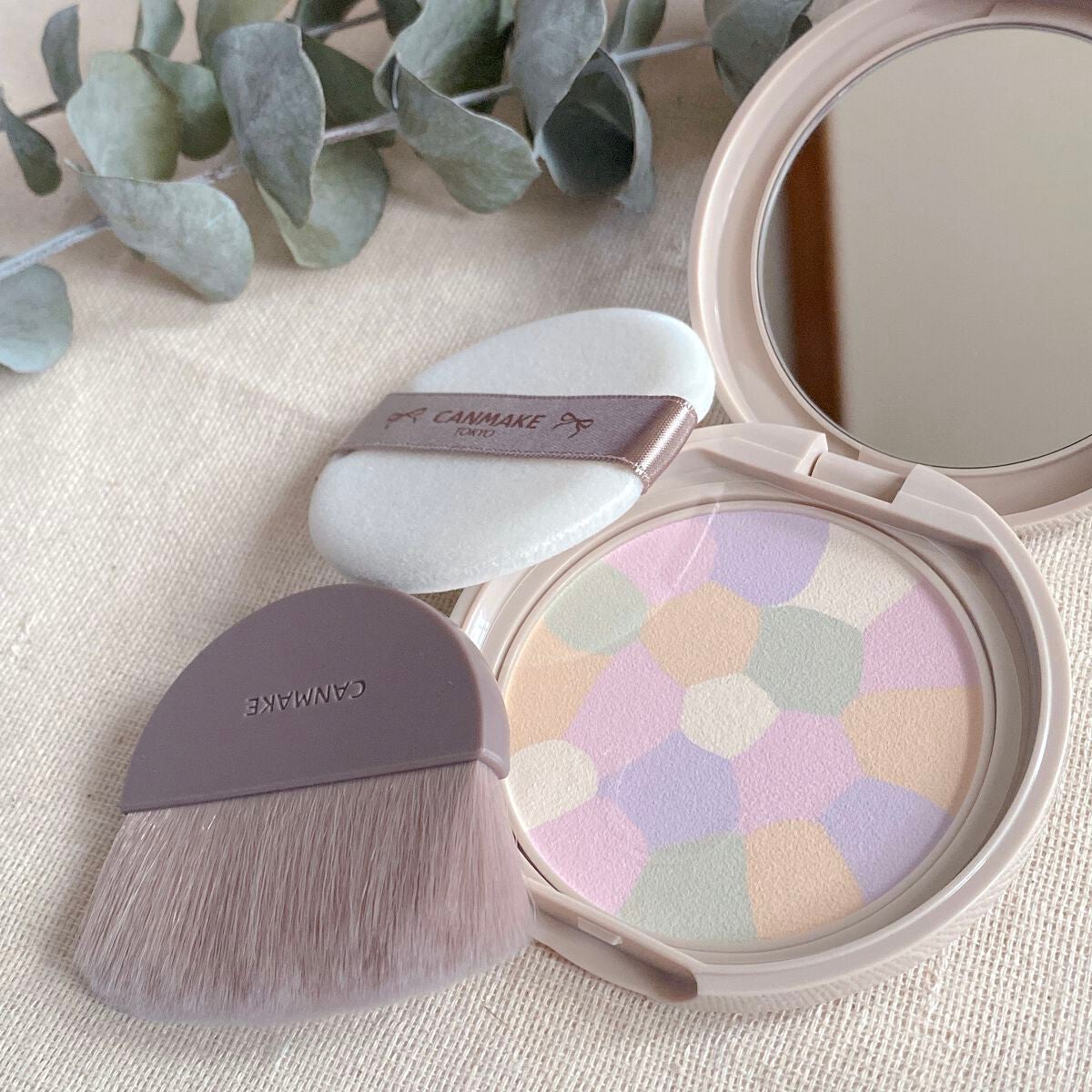 マシュマロフィニッシュパウダー ~Abloom~/キャンメイク/プレストパウダーを使ったクチコミ(2枚目)