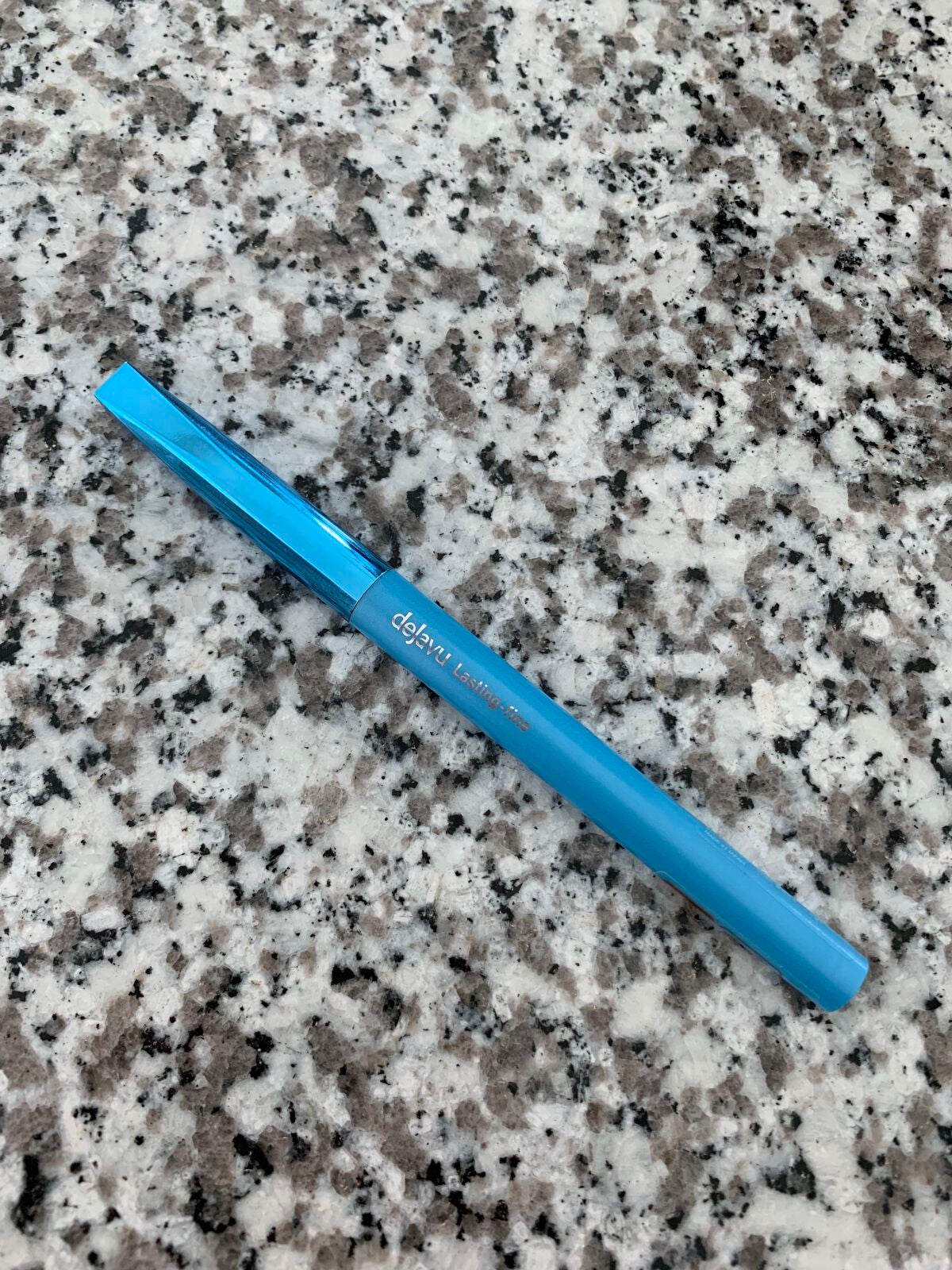 「密着アイライナー」極細クリームペンシル/デジャヴュ/ペンシルアイライナーを使ったクチコミ(1枚目)