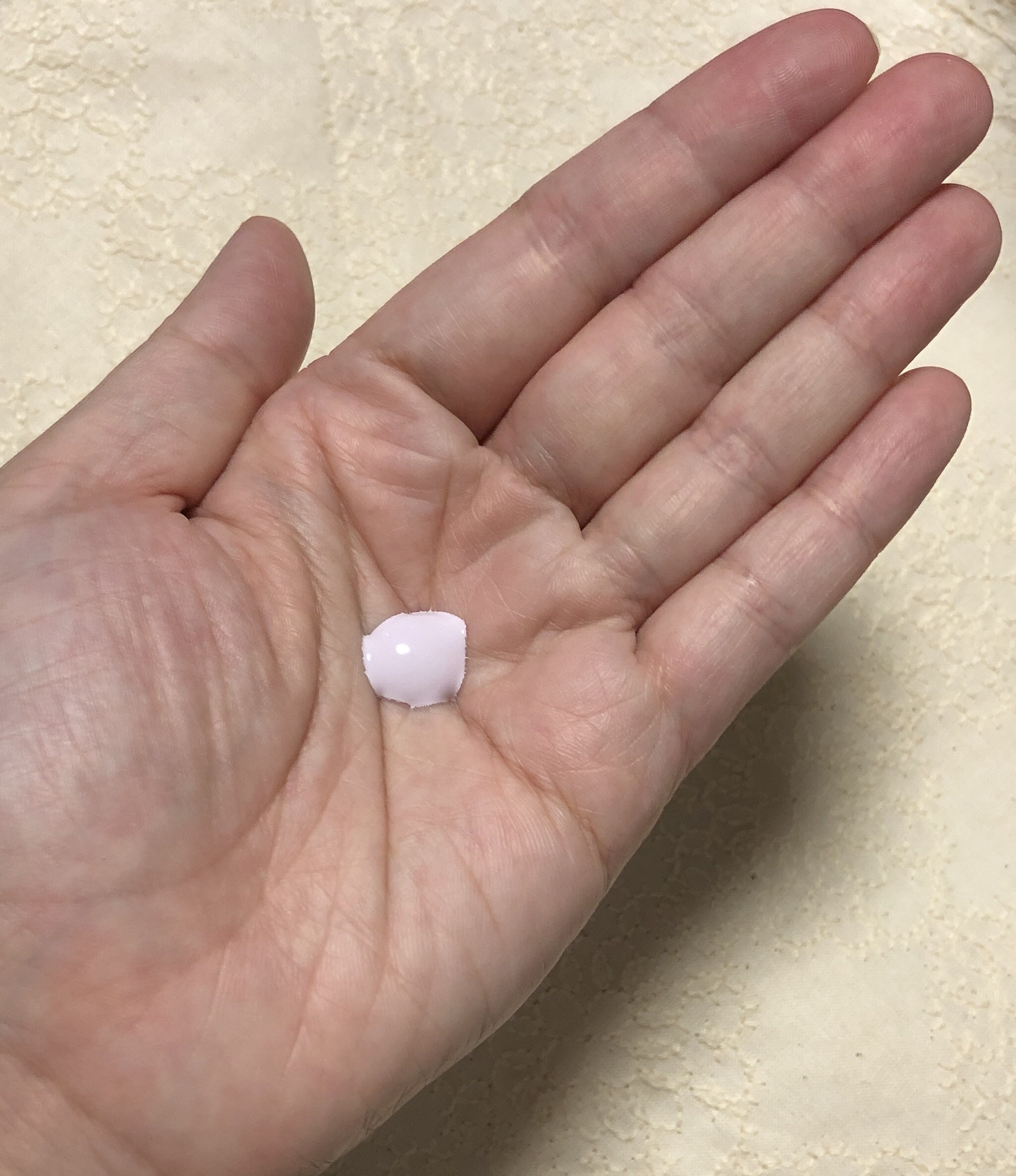 スキンアクア トーンアップUVエッセンス ラベンダー/スキンアクア/日焼け止めクリームを使ったクチコミ（2枚目）