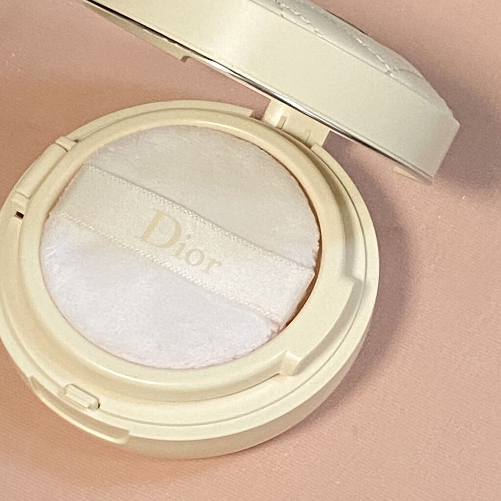 ディオールスキン フォーエヴァー クッション パウダー/Dior/ルースパウダーを使ったクチコミ（2枚目）