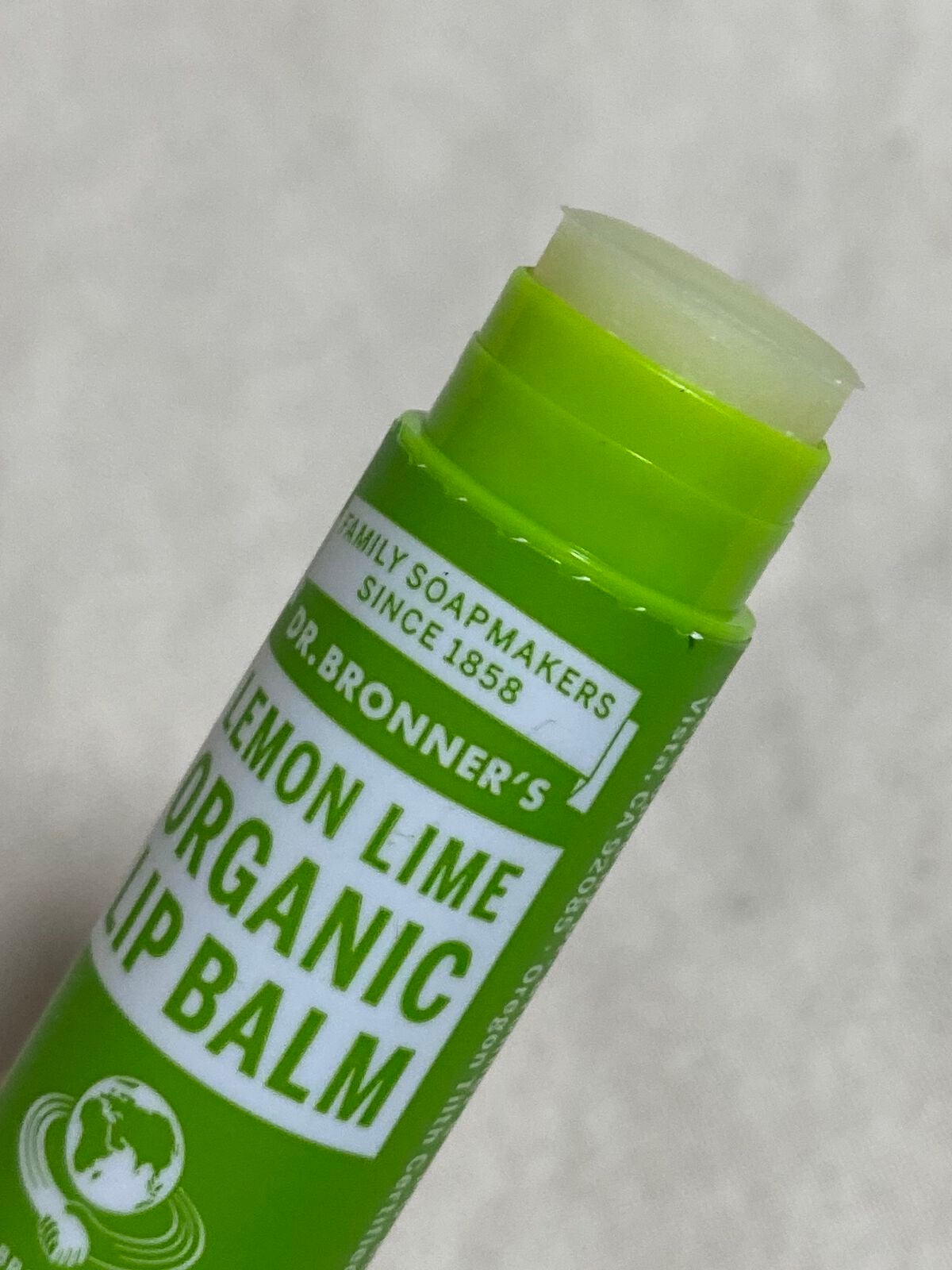 マジック オーガニックリップバーム/ドクターブロナー/リップバームを使ったクチコミ(2枚目)