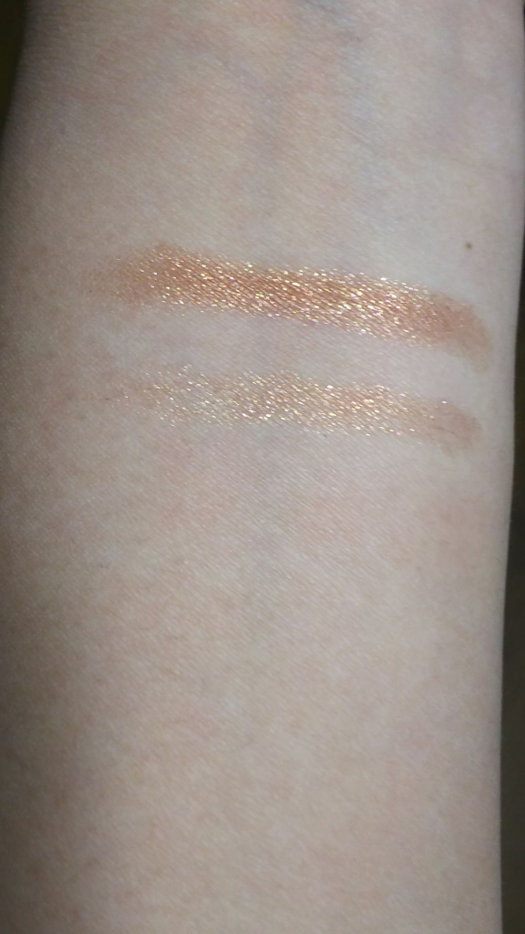 キラキラ アイシャドウ/ETUDE/スティックアイシャドウを使ったクチコミ(2枚目)