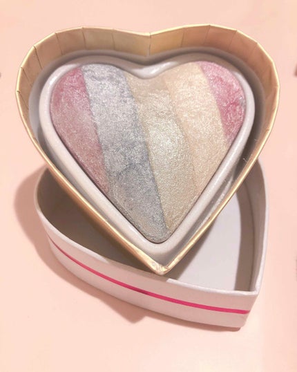 ブラッシング ハート/MAKEUP REVOLUTION/パウダーチークを使ったクチコミ(3枚目)