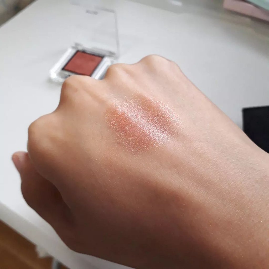 アディクション ザ アイシャドウ スパークル 019SP Red Jujube/ADDICTION/単色アイシャドウを使ったクチコミ（3枚目）