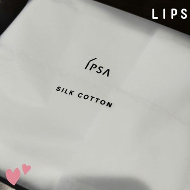 IPSAのシルクコットンが気になっていたので購入しました♡
こちらは1枚1枚が大きくて、シルクコットンという名前の通りとても肌触りが良く 柔らかいです✨
コットンパックするのにも最適なのですが、
私はア