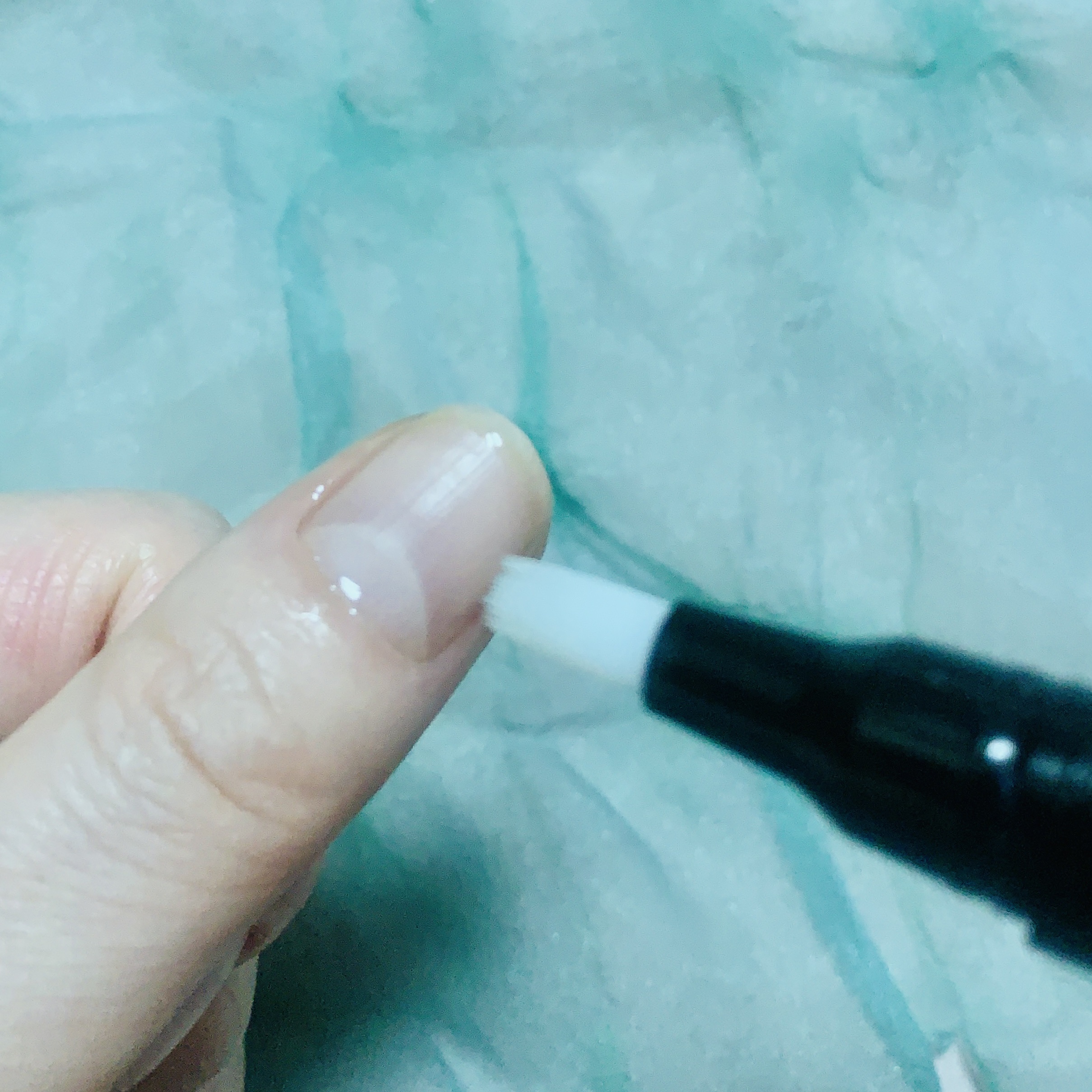 ブルーブライトネイルオイル/EMROSÉ/ネイルオイル・トリートメントを使ったクチコミ（3枚目）