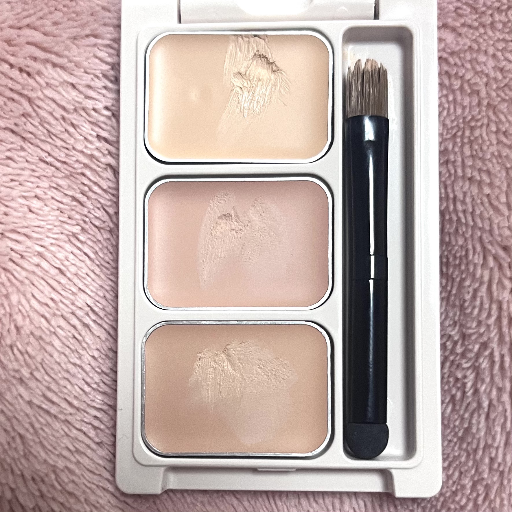 カバーパーフェクトコンシーラー ライトベージュ/upink/パレットコンシーラーを使ったクチコミ（2枚目）