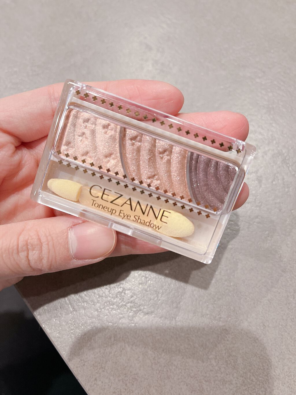 トーンアップアイシャドウ/CEZANNE/アイシャドウパレットを使ったクチコミ（2枚目）